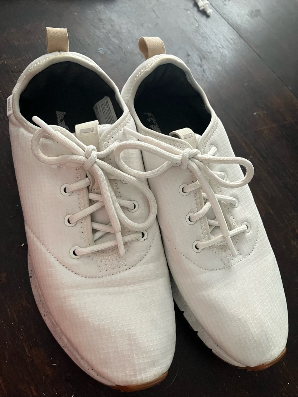 True Men's Lightweight White Casual Sneaker